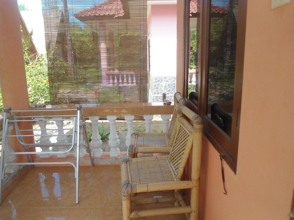 Kalinka Inn Gili Meno Exterior photo
